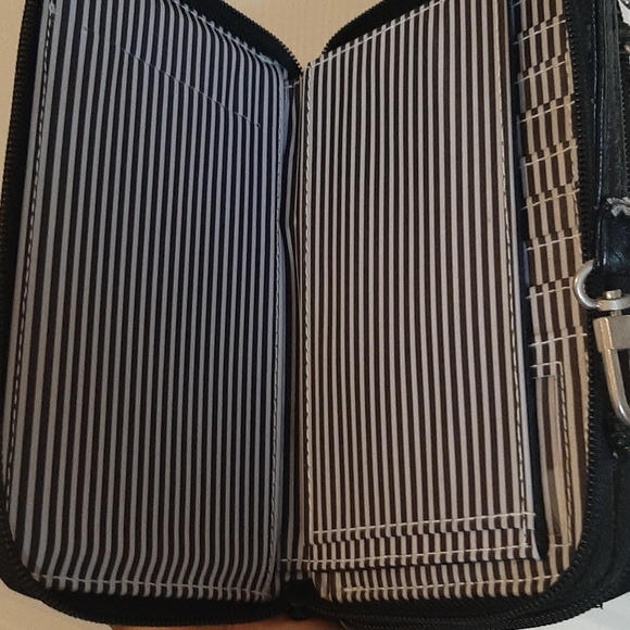 Handbag - Picture 5 of 8